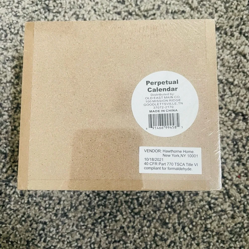 NWT Block wood Perpetual desk Calendar